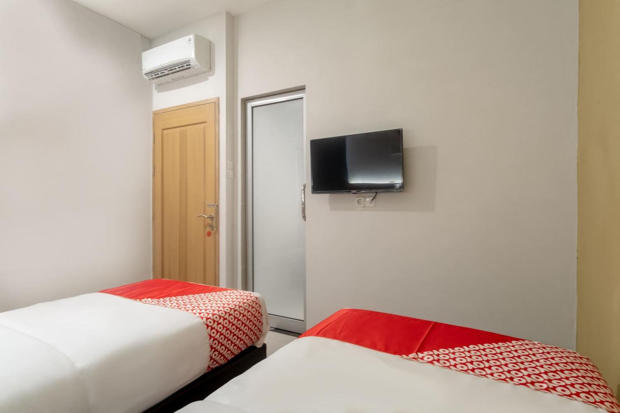 Oyo 3159 Festive Inn Medan Exterior foto