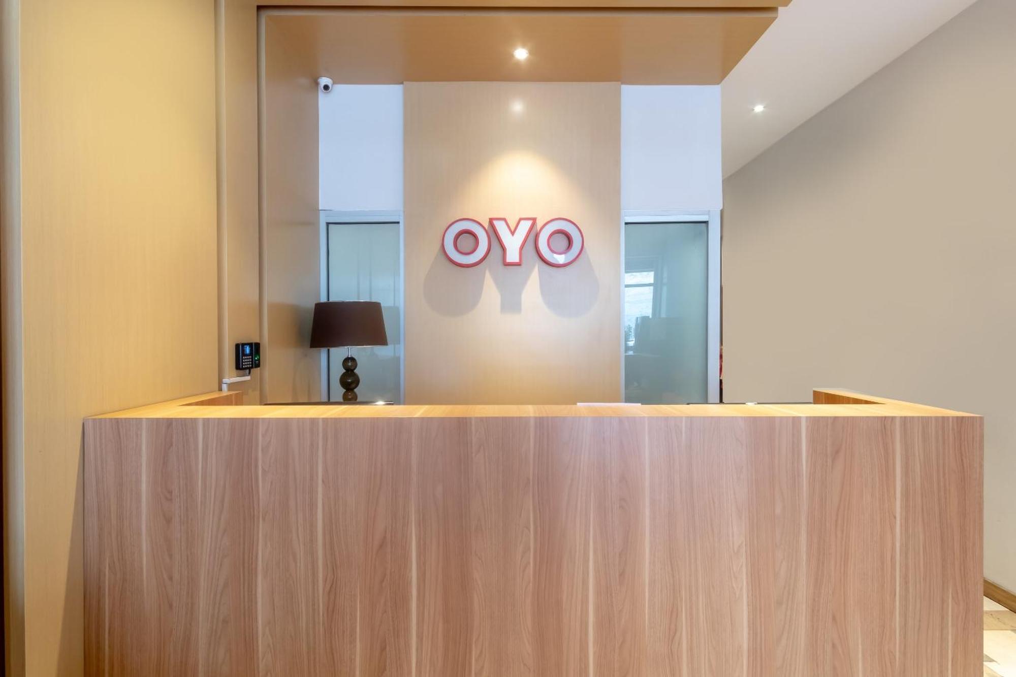 Oyo 3159 Festive Inn Medan Exterior foto