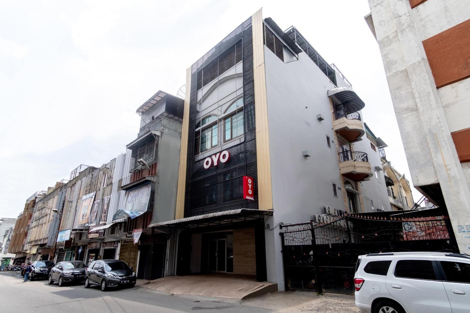 Oyo 3159 Festive Inn Medan Exterior foto